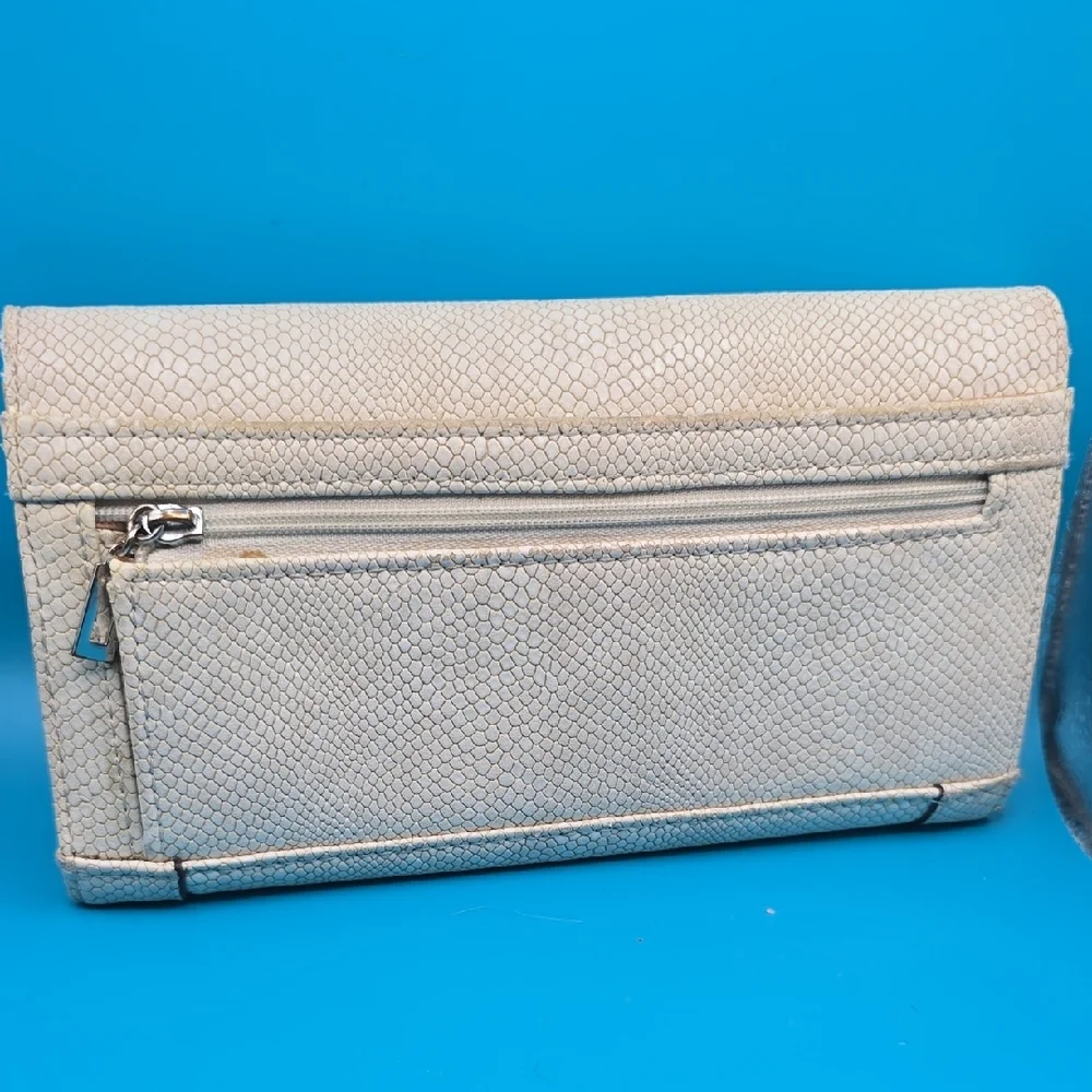 GUESS Beige Textured Fold-Over Wallet with Gold Logo - Picture 2 of 4